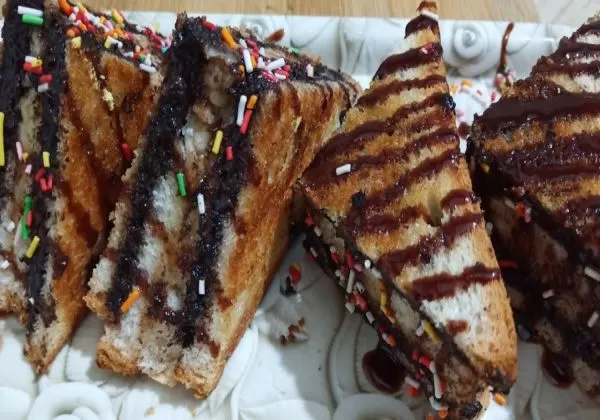 Chocolate Kaccha Sandwich 