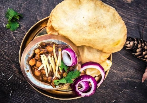 Chola Bhatura