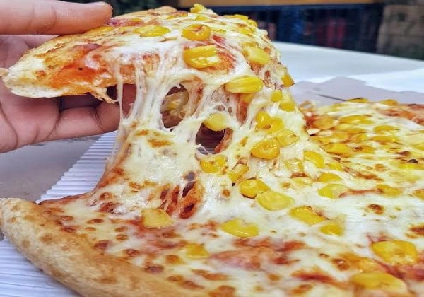 Golden Corn Pizza Medium 