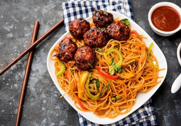 Manchurian With Noodles