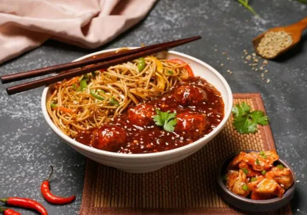 Manchurian With Noodles