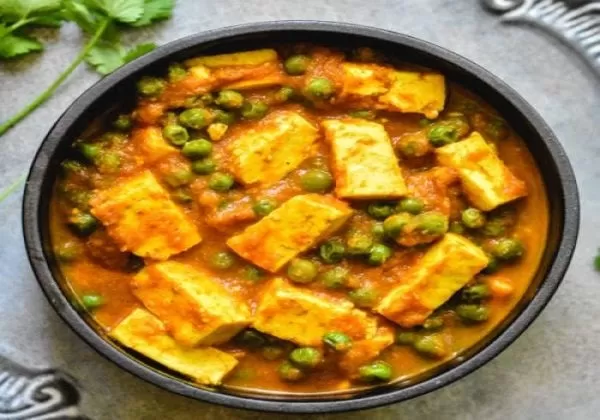 Matar Paneer 