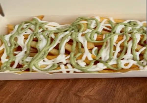 Mint Mayo Cheese Fries 