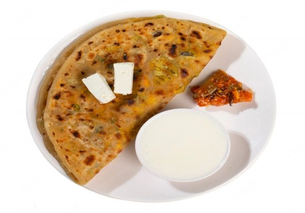 Paneer Paratha With Curd