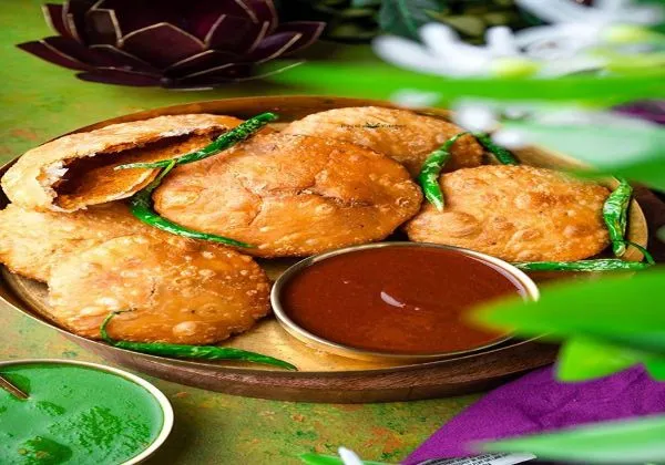 Pyaj Kachori