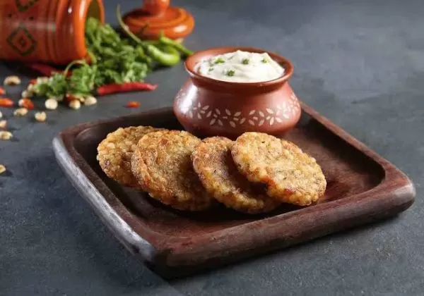 Sabudana Vada With Curd Full