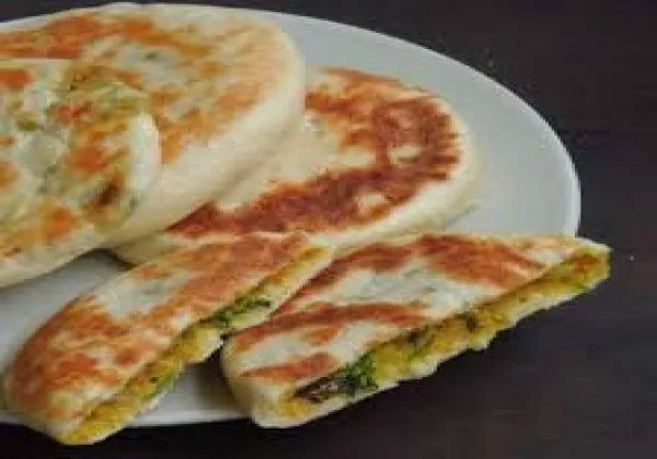 Stuffed Kulchha 