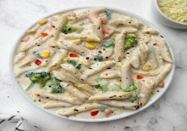 White Sauce Pasta 
